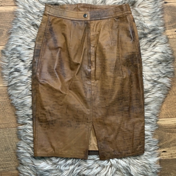 Vintage Genuine Leather Skirt by Winlit 👌 - Picture 2 of 5